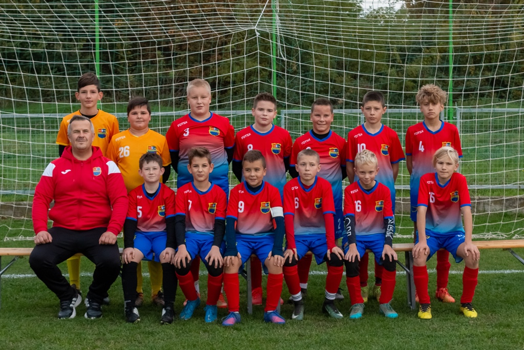 Mlađi pioniri Slavonije bili su pratitelji igrača na utakmici 1